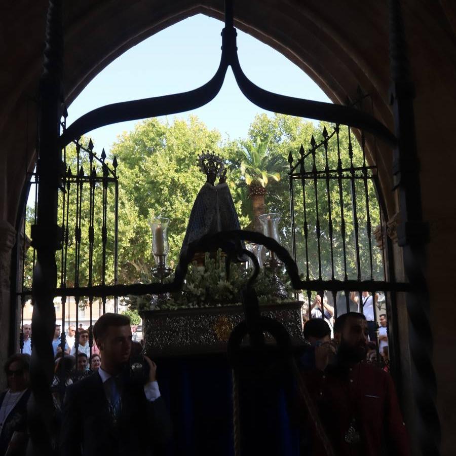 La visita de la Virgen de la Fuensanta a los templos de Córdoba, en imágenes