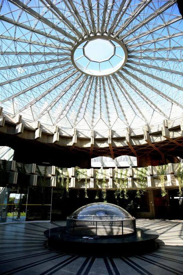Cúpula del edificio. Fue un proyecto de los arquitectos Fernando Higueras y Antonio Miró.