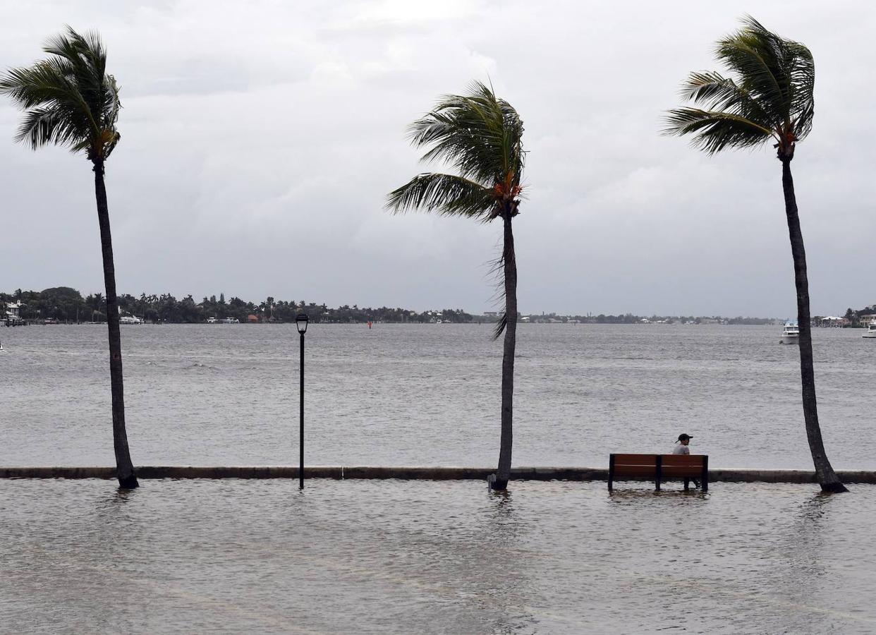 Florida se prepara para la llegada de Dorian. 