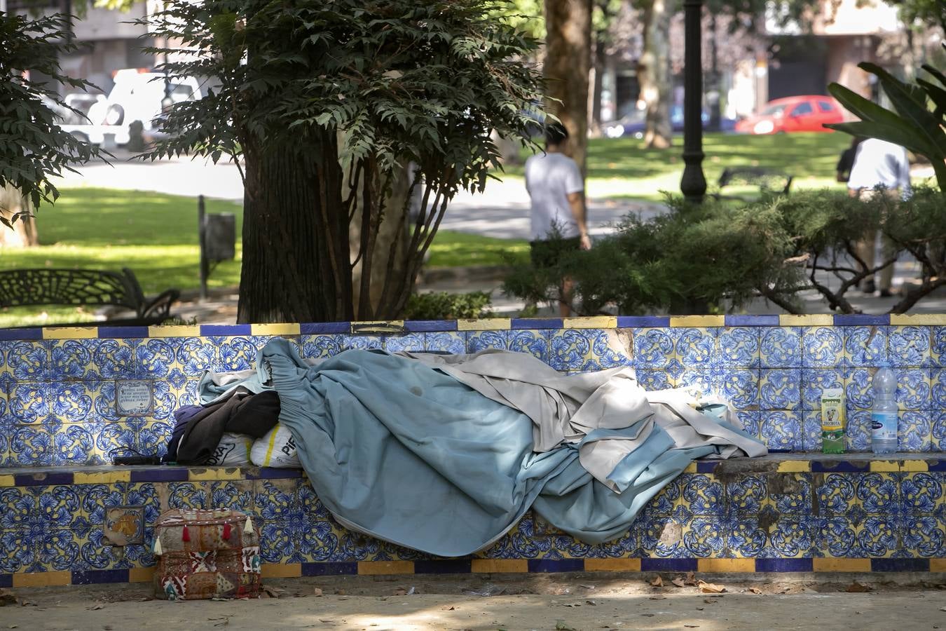 En imágenes, el deterioro de los azulejos de los Jardines de la Agricultura de Córdoba