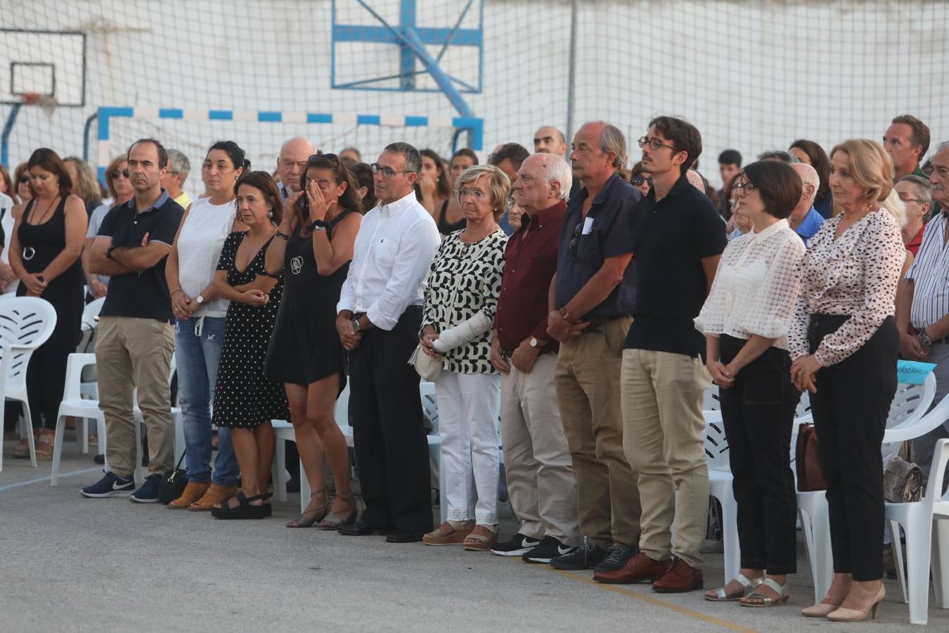 El sentido adiós al padre Luis Castro en el colegio San Felipe Neri, en imágenes