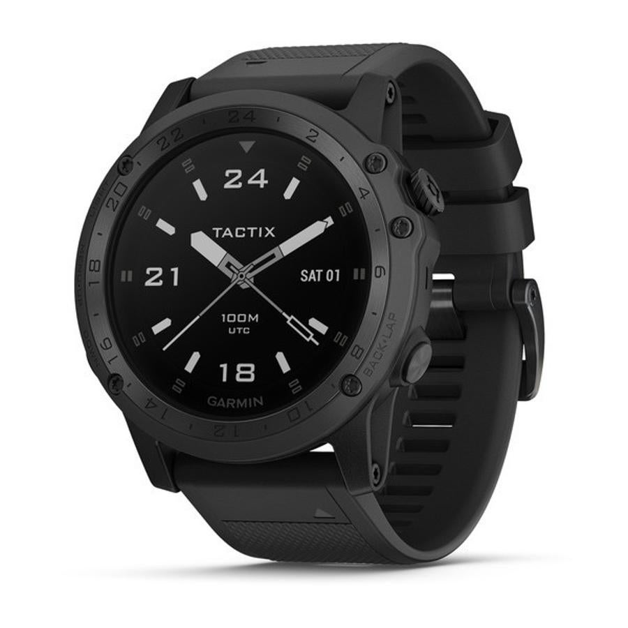 Un reloj especial. Garmin, la marca de relojes que los desarrolla y fabrica con GPS, tiene una pieza para cada deportista, y este en concreto, el taxtil Charlie, está pensado para los nadadores y amantes de la natación. Al combinar funciones tácticas especializadas con funciones inteligentes de entrenamiento deportivo y navegación en exteriores, el reloj multideporte con GPS tactix Charlie te ofrece todo lo que necesitas en los entornos más exigentes, tanto si estás llevando a cabo operaciones sobre el terreno como si te encuentras en la oficina. Este reloj tiene además mapas integrados que te ayuda a mantener la orientación en todo momento y ofrece máxima resistencia a la abrasión y la corrosión. Su precio no alcanza los 750 euros.