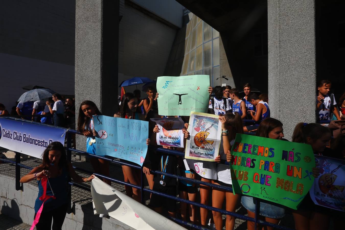 Fotos: Protesta por el mal estado de las instalaciones deportivas en Cádiz