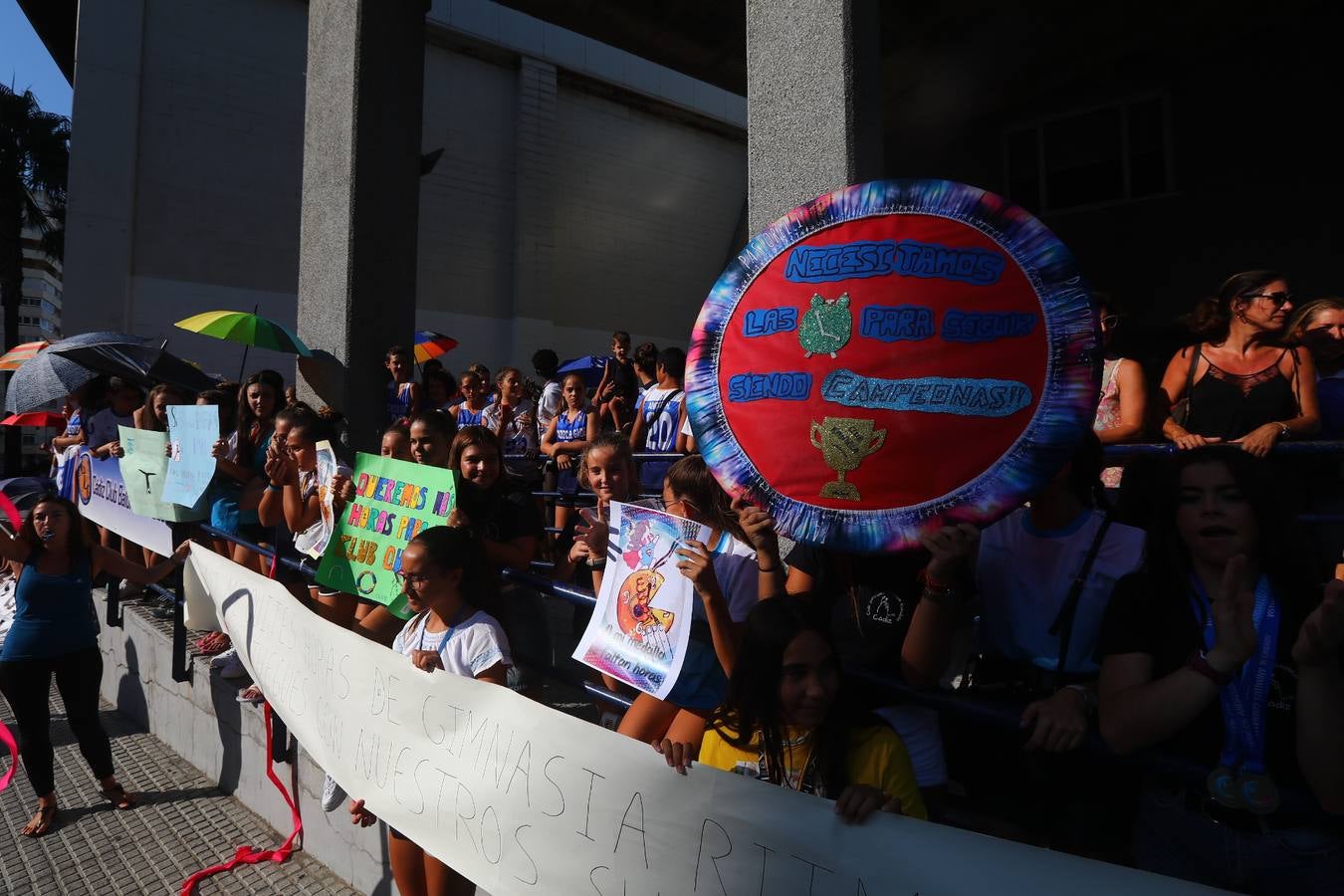 Fotos: Protesta por el mal estado de las instalaciones deportivas en Cádiz