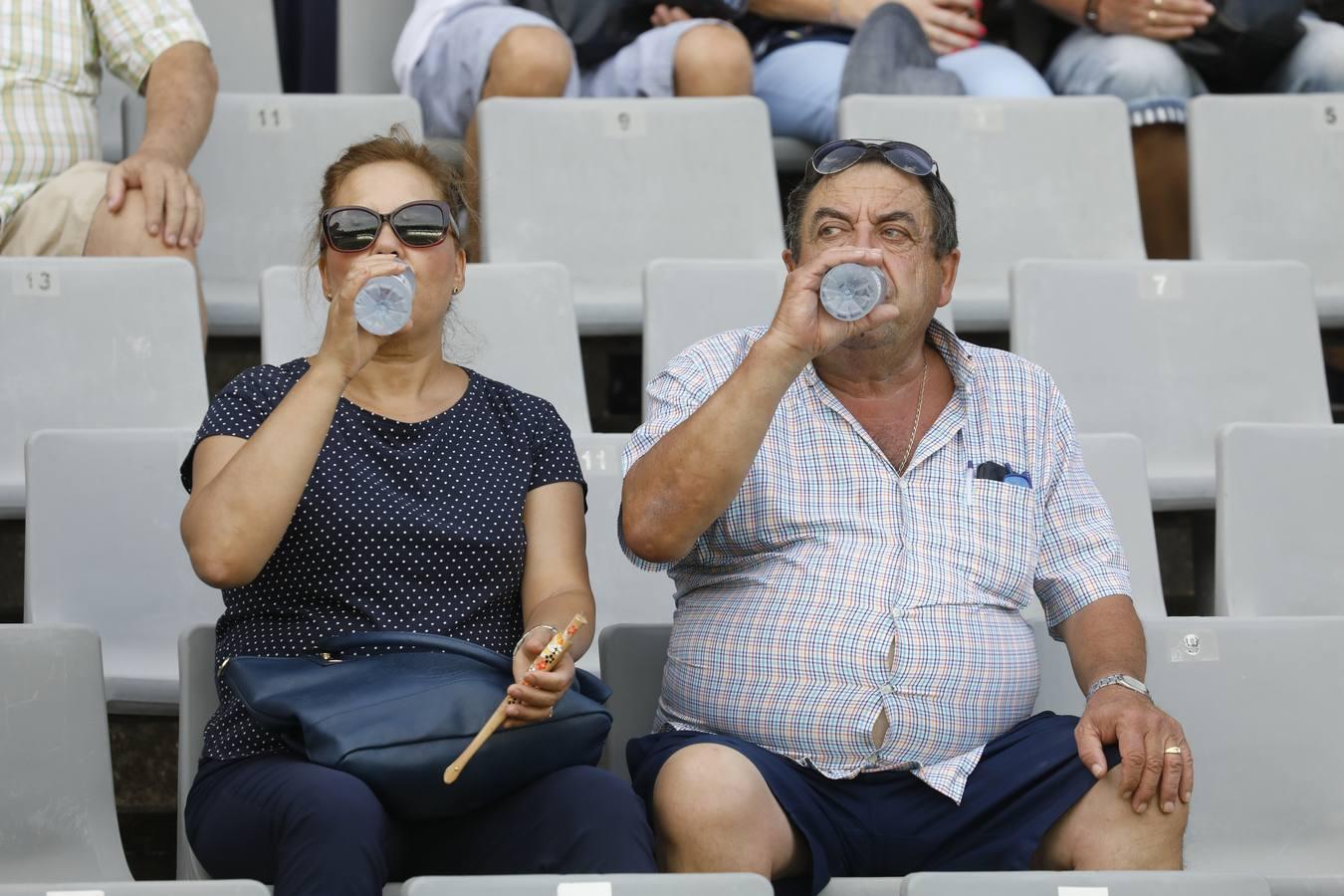 El ambiente en la grada del Córdoba CF-Murcia, en imágenes