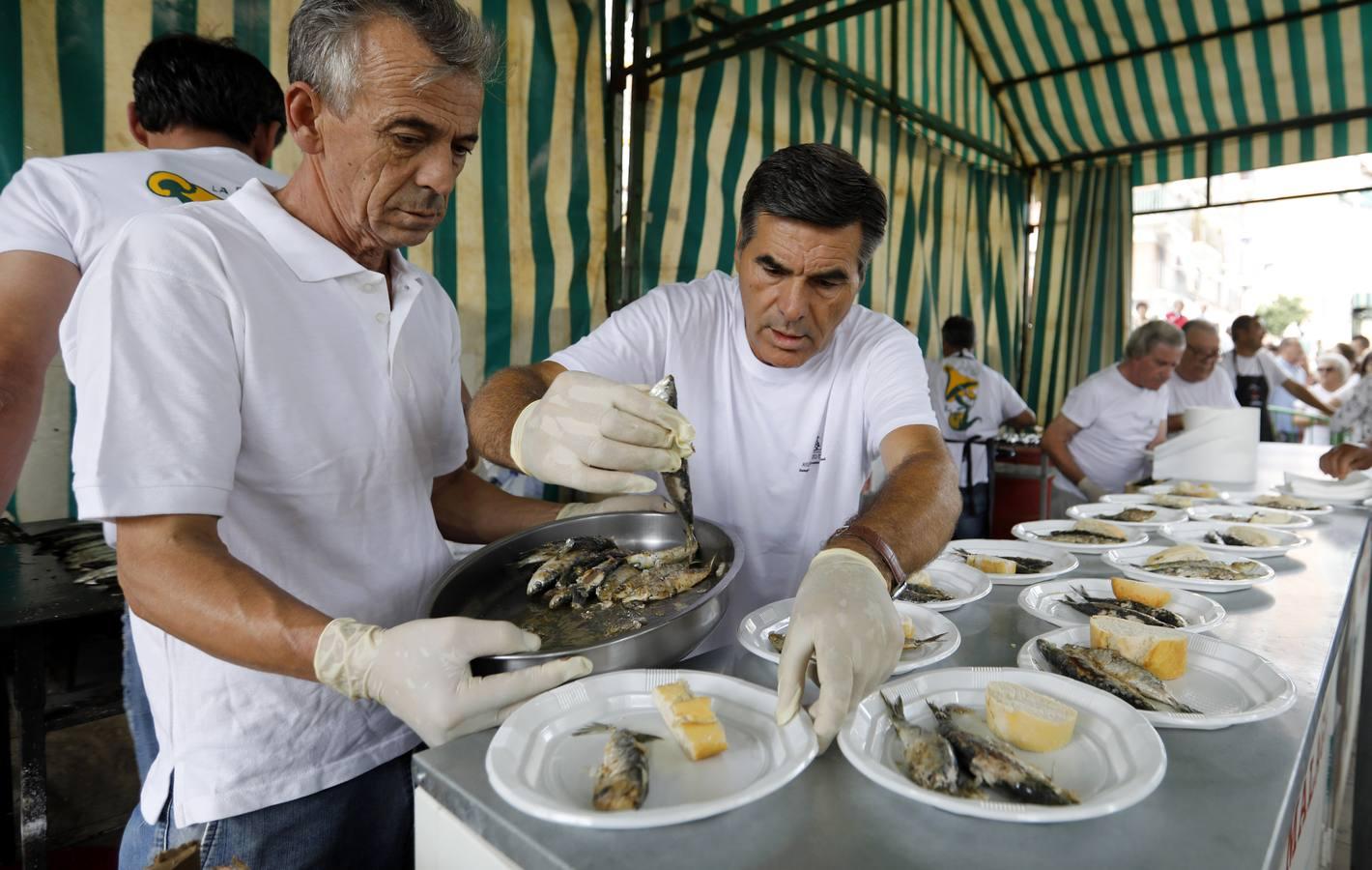 La tradicional «sardiná» de la Velá de la Fuensanta, en imágenes