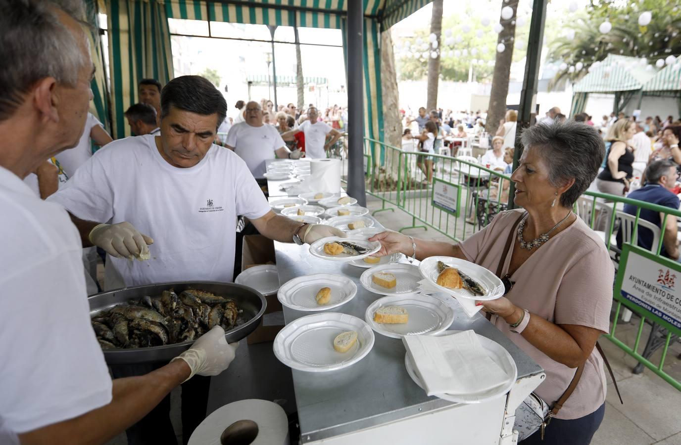 La tradicional «sardiná» de la Velá de la Fuensanta, en imágenes