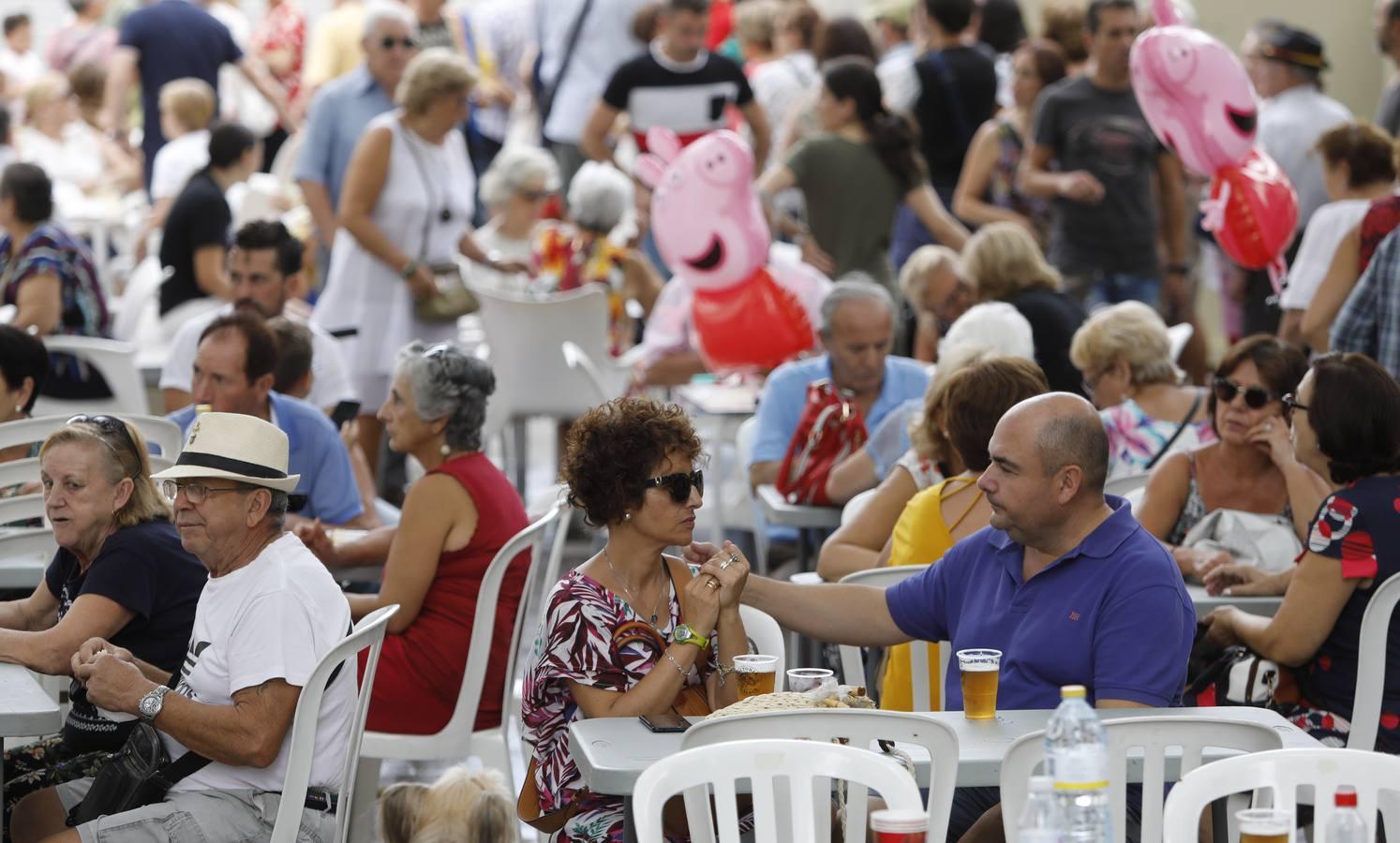 La tradicional «sardiná» de la Velá de la Fuensanta, en imágenes