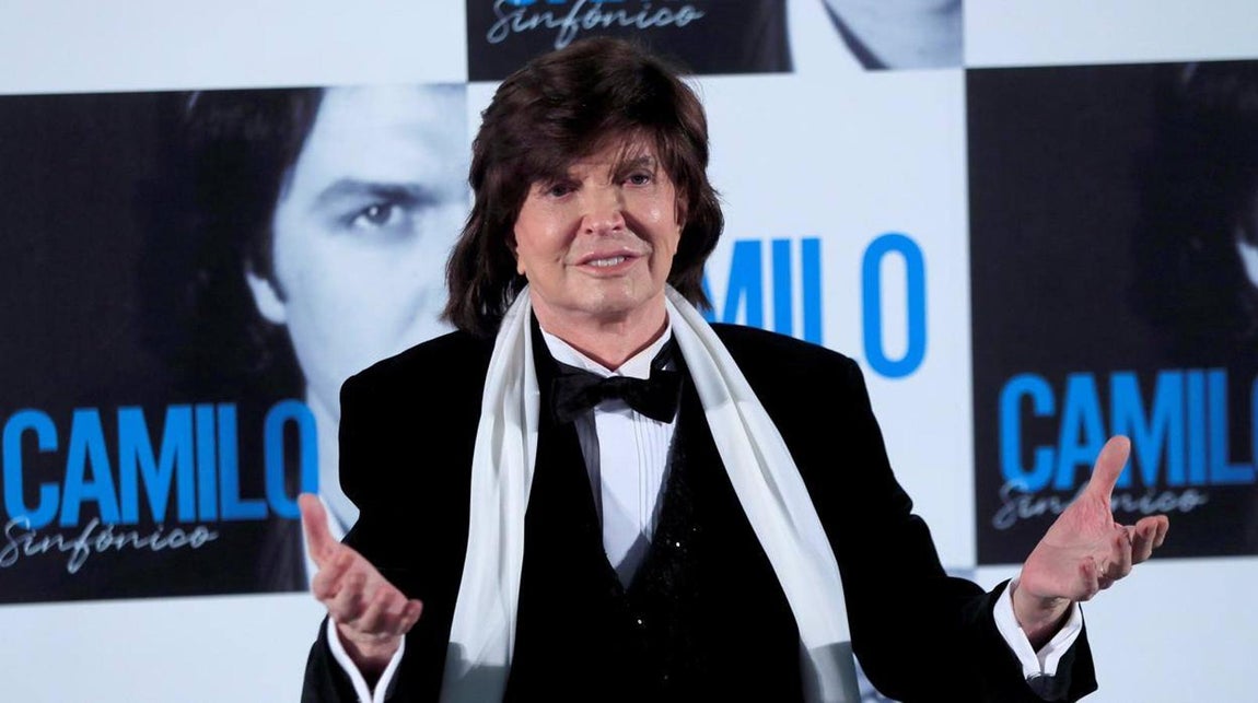 Camilo Sesto, durante la presentación de sus últimos discos recopilatorios. 