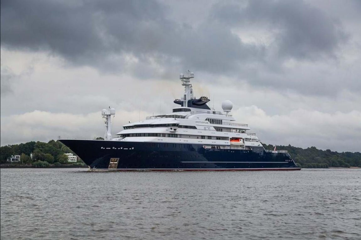 Además del Octopus, Paul Allen también era propietario de los Seattle Seahawks de la Liga Nacional de Fútbol americano y el equipo de baloncesto Portland Trail Blazers de la NBA.