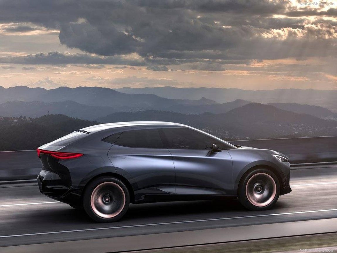 Cupra Tavascan. Se trata de un concept car de gran tamaño, diseño deportivo e interior sofisticado que cuenta con dos motores eléctricos, uno en el eje delantero y otro en el trasero, que generan una potencia total de 306 CV (225 kW). Su versión de producción se comercializará a partir de 2020