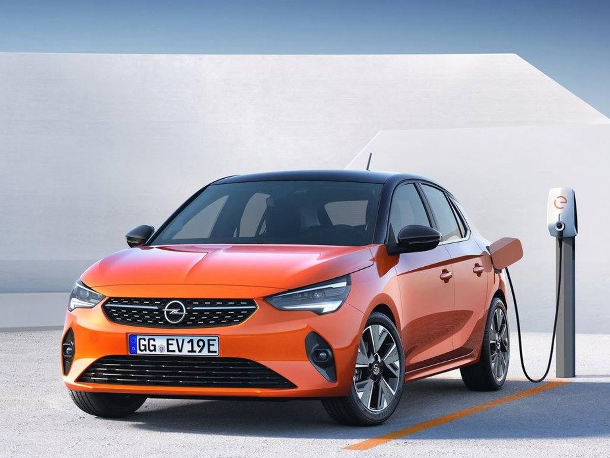 Opel Corsa-e. El nuevo Opel Corsa, fabricado en la factoría aragonesa de Figueruelas, llegará en noviembre a los concesionarios y tendrá por primera vez una versión eléctrica