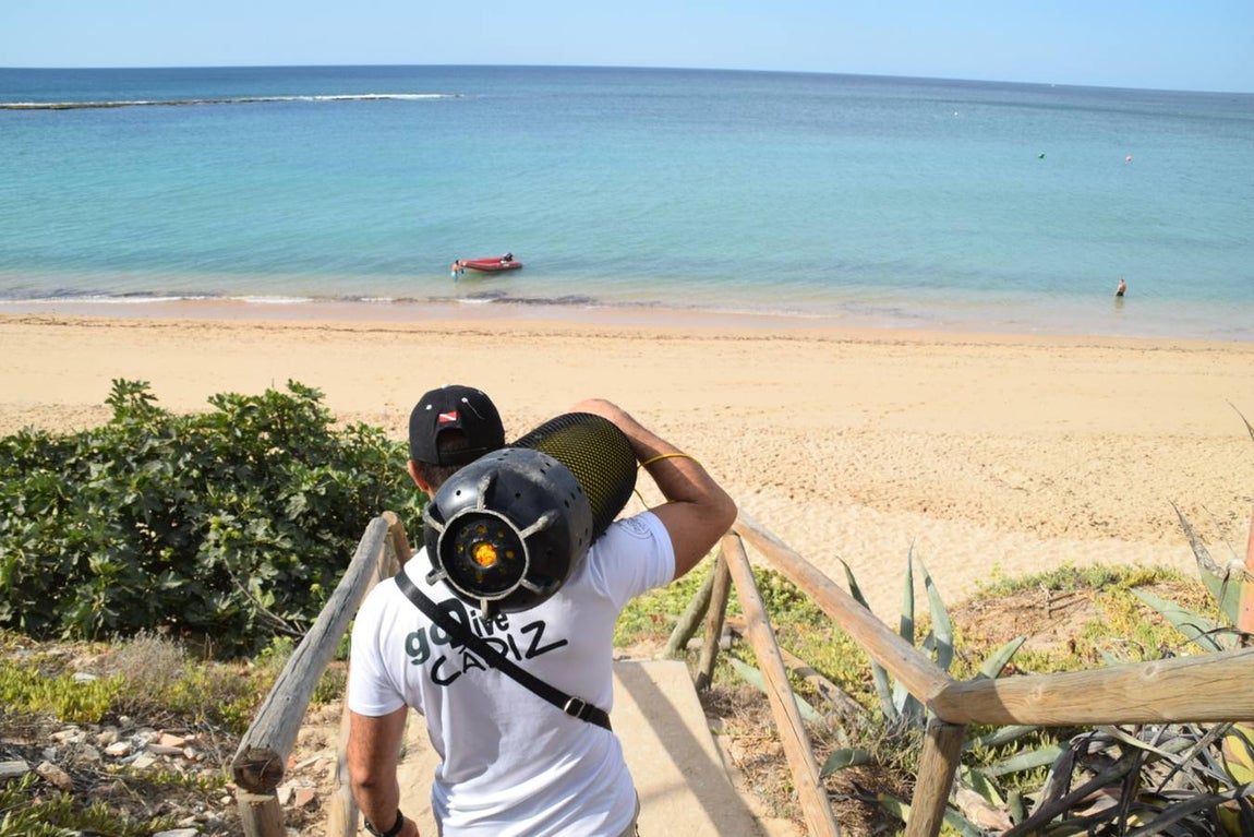 En Fotos, la búsqueda del desaparecido en los Caños de Meca
