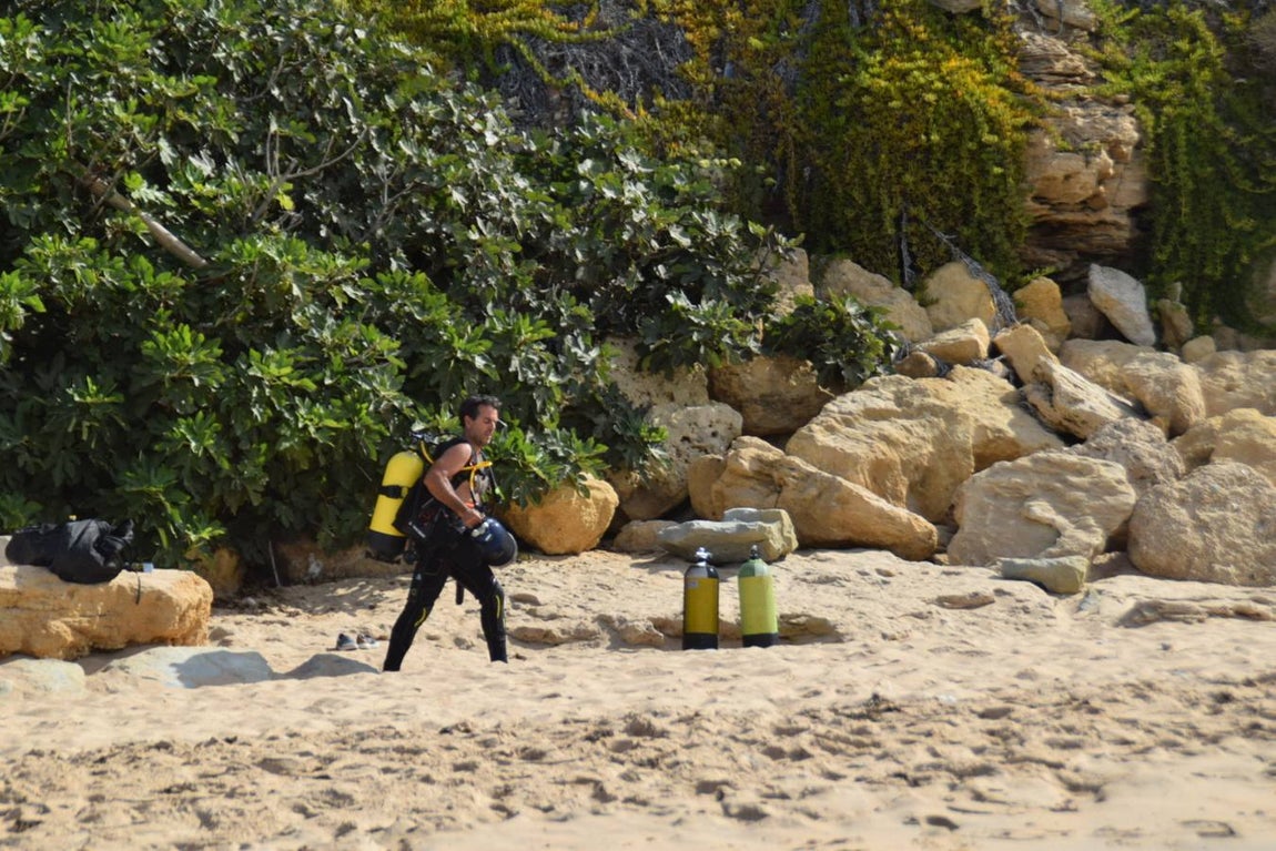 En Fotos, la búsqueda del desaparecido en los Caños de Meca