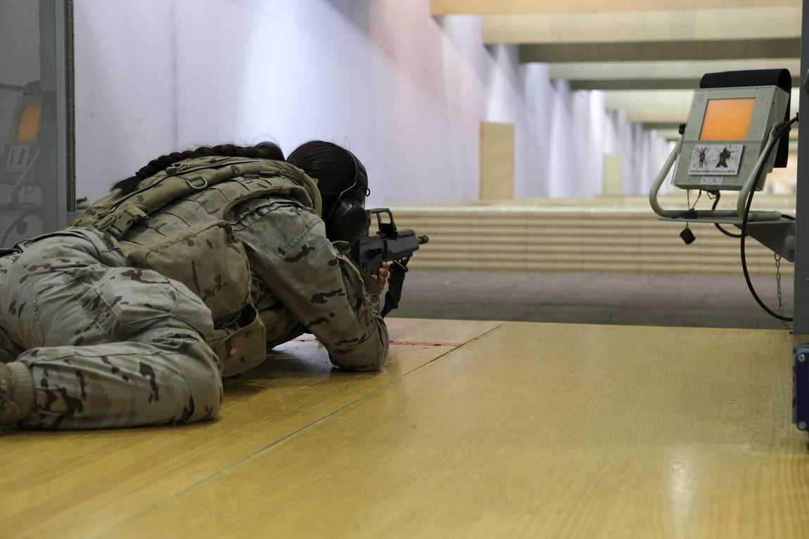 Fotos: galería y simulador de tiro del Tercio de Armada