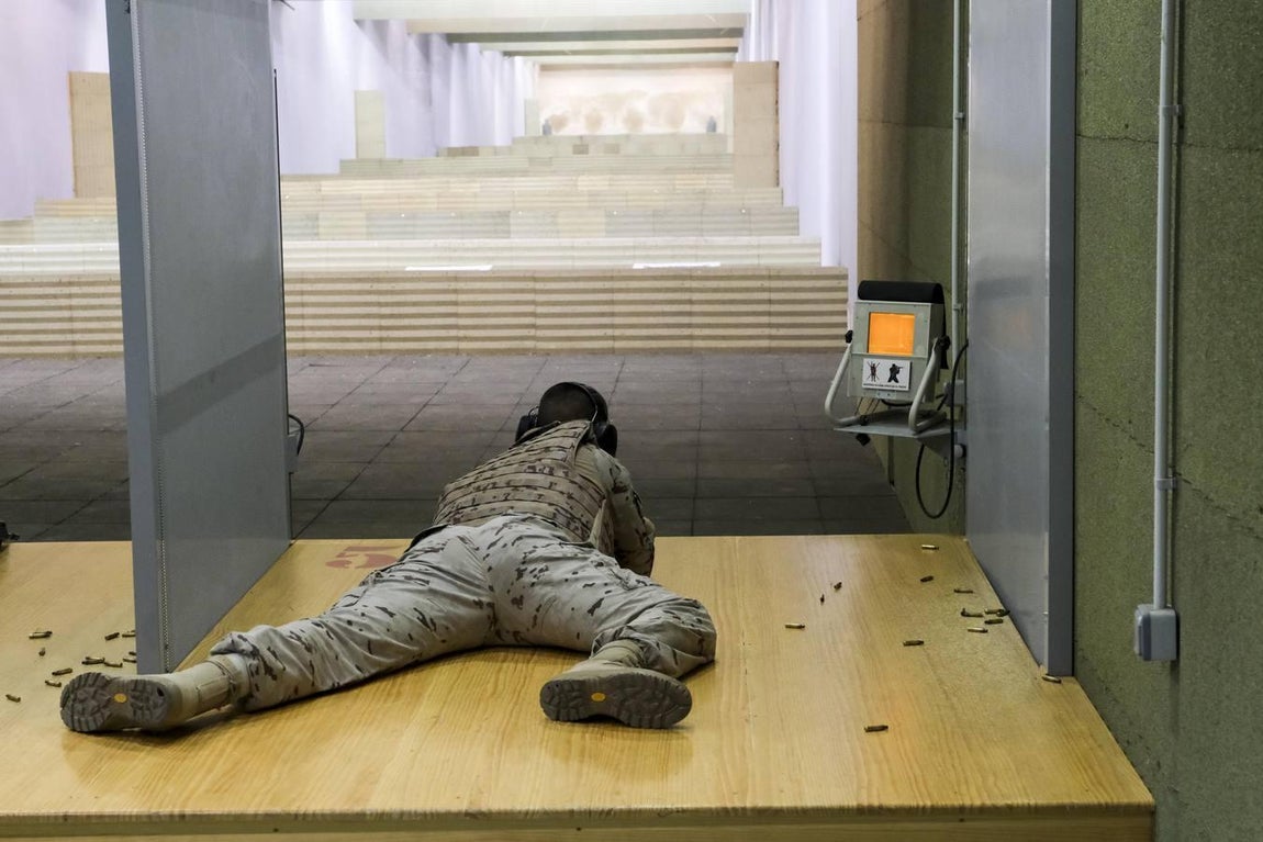 Fotos: galería y simulador de tiro del Tercio de Armada