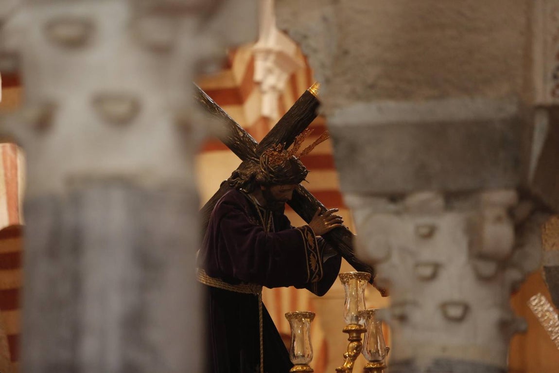 La magna exposición de Córdoba «Por tu Cruz redimiste el mundo», en imágenes