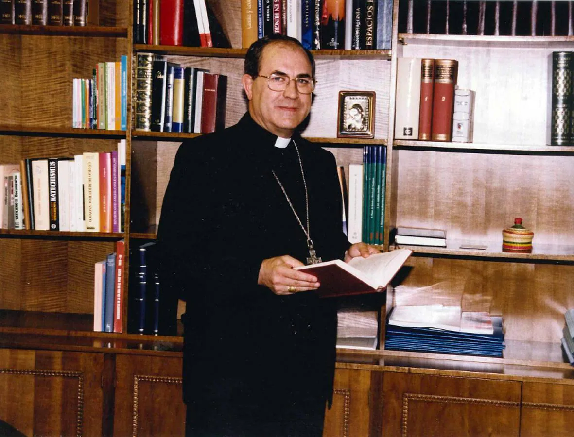 Monseñor Asenjo es un apasionado de la Teología