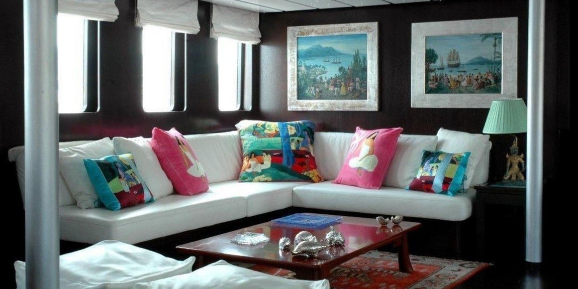 Mata Múa. El navío, reformado en 2004, tiene capacidad para 8 personas en sus cuatro camarotes dobles