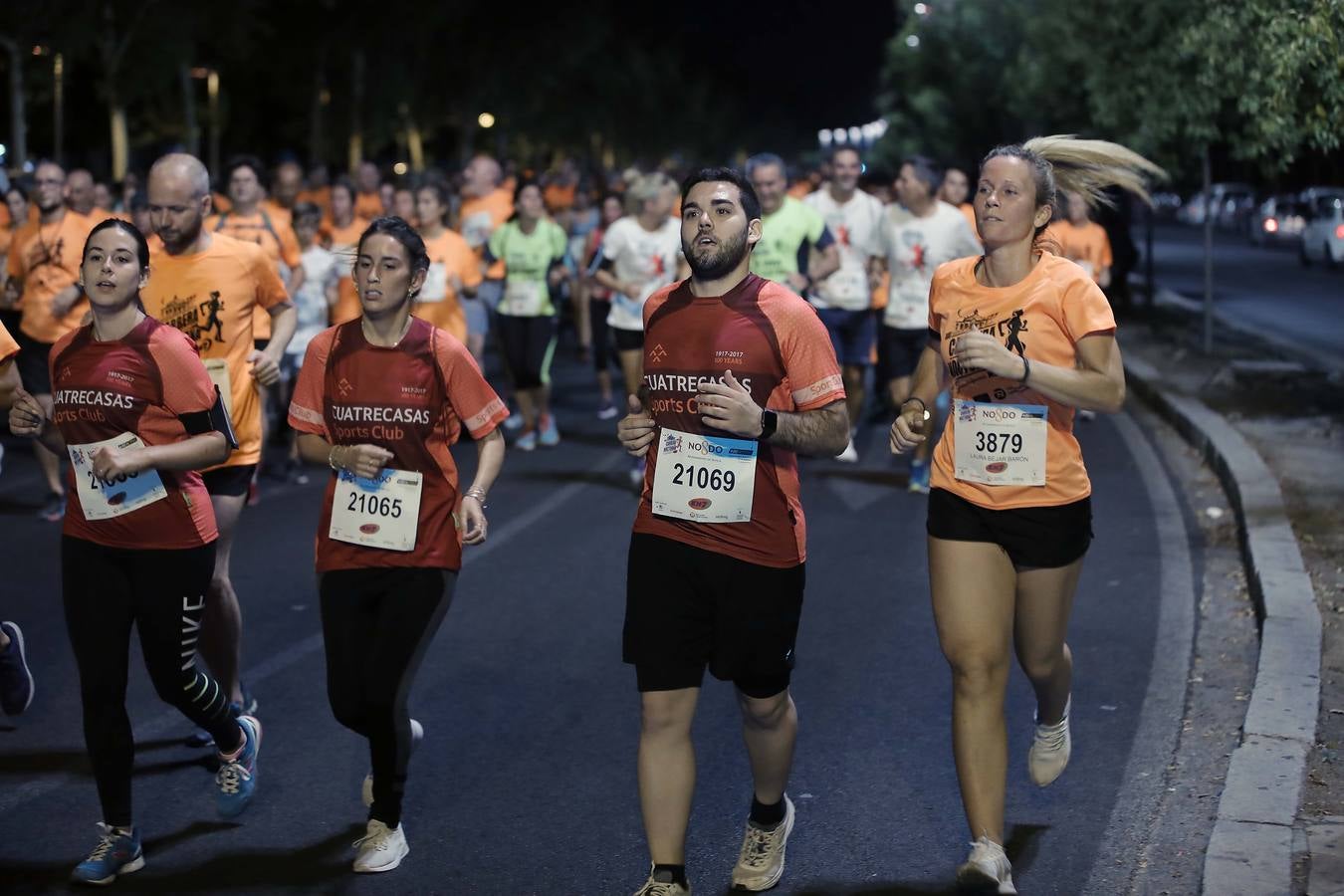 ¿Has corrido la Carrera Nocturna de Sevilla? Búscate en las fotos (II)