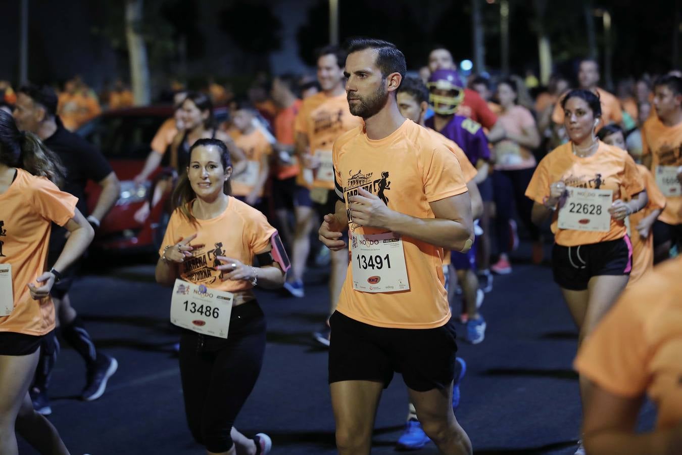 ¿Has corrido la Carrera Nocturna de Sevilla? Búscate en las fotos (II)