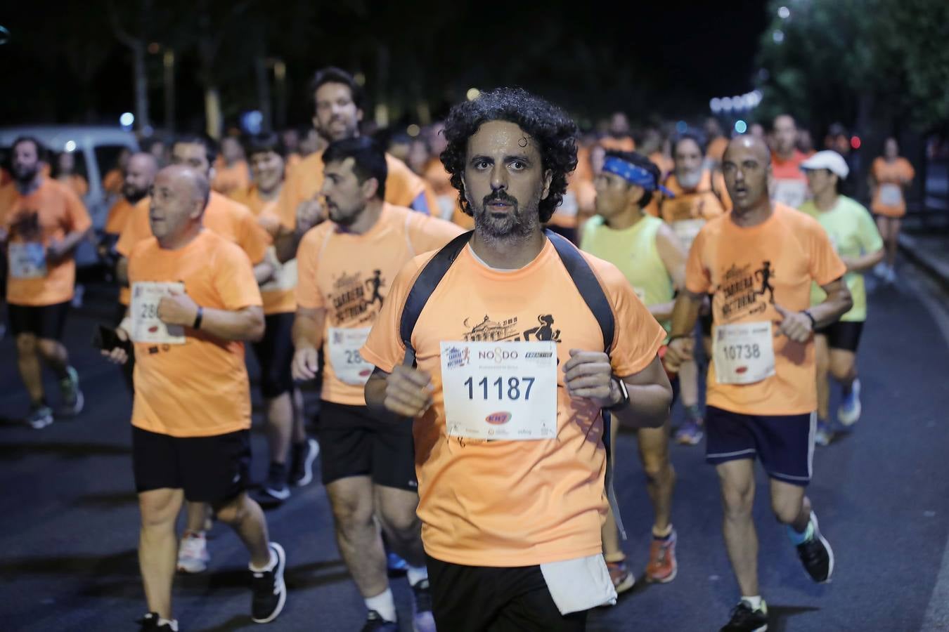 ¿Has corrido la Carrera Nocturna de Sevilla? Búscate en las fotos (II)