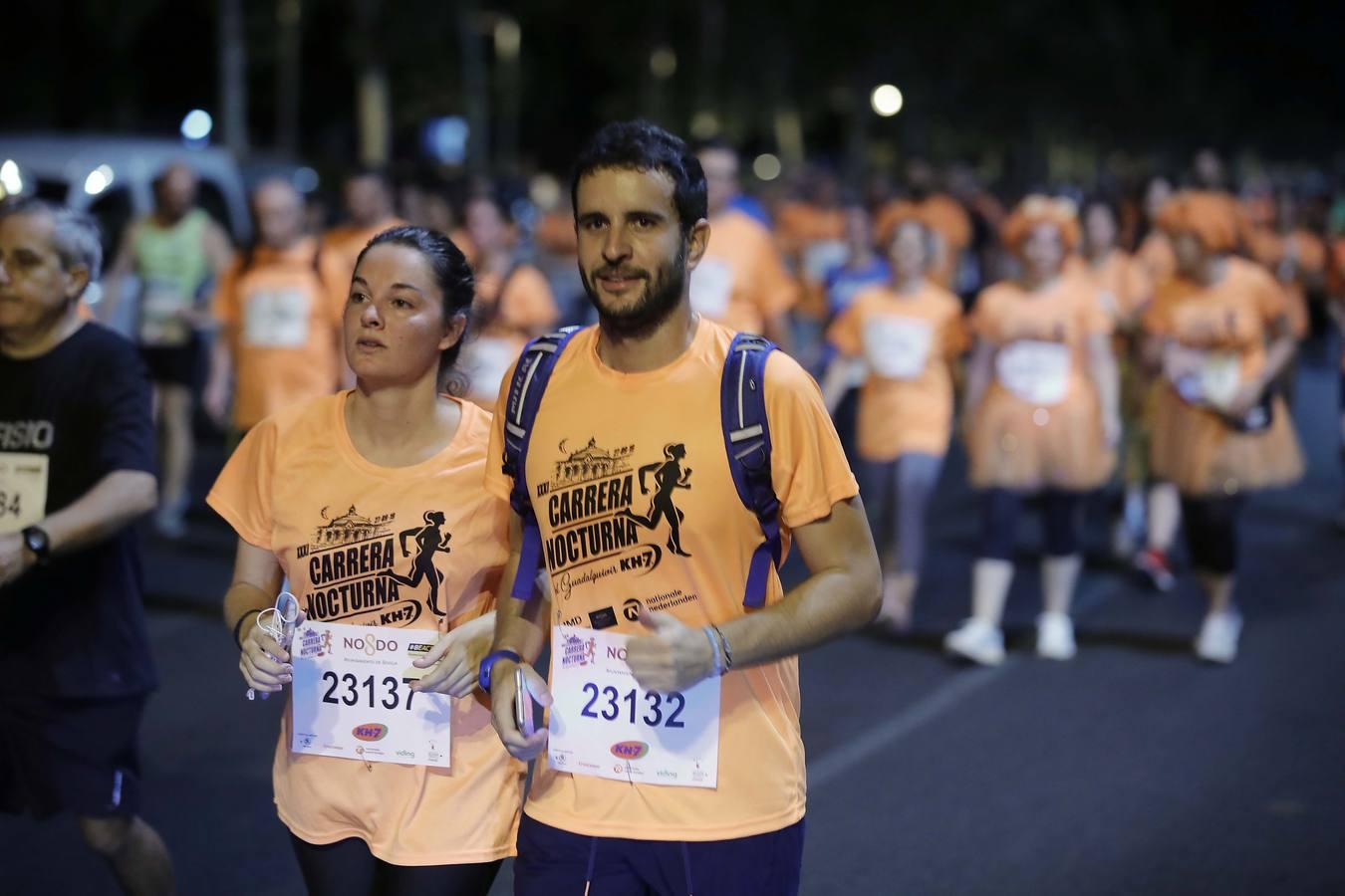 ¿Has corrido la Carrera Nocturna de Sevilla? Búscate en las fotos (III)