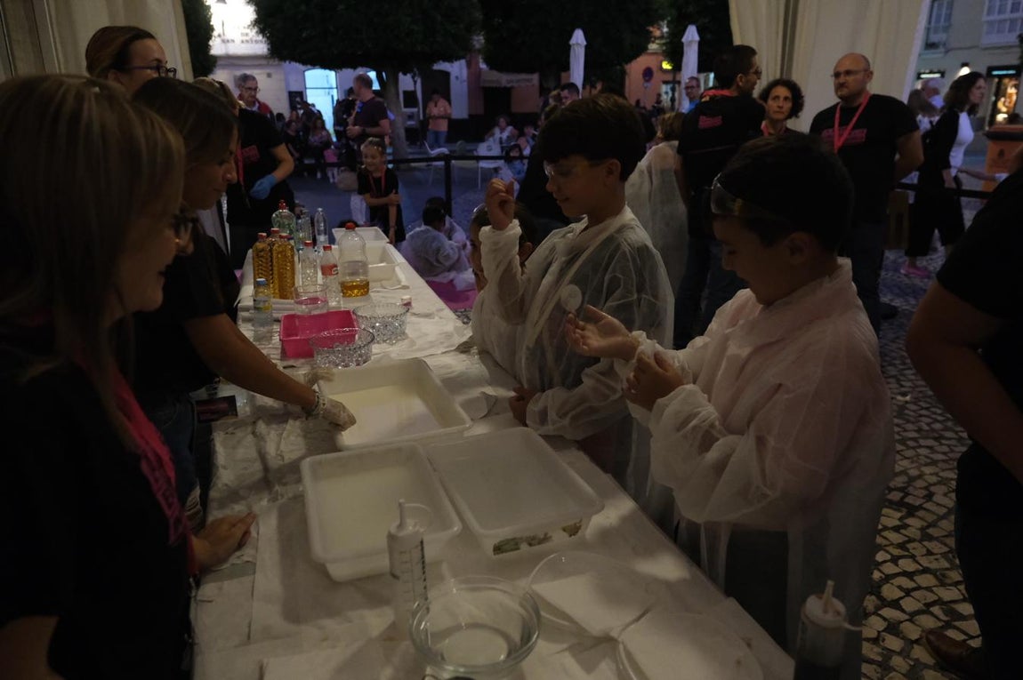 La ciencia arrasa en la Noche Europea de los Investigadores