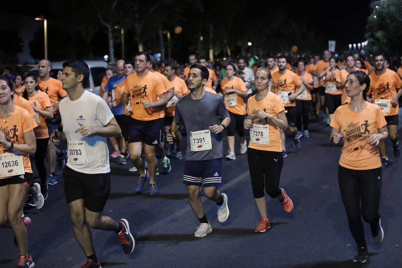 ¿Has corrido la Carrera Nocturna de Sevilla? Búscate en las fotos (V)