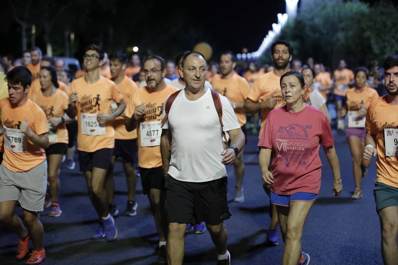 ¿Has corrido la Carrera Nocturna de Sevilla? Búscate en las fotos (V)