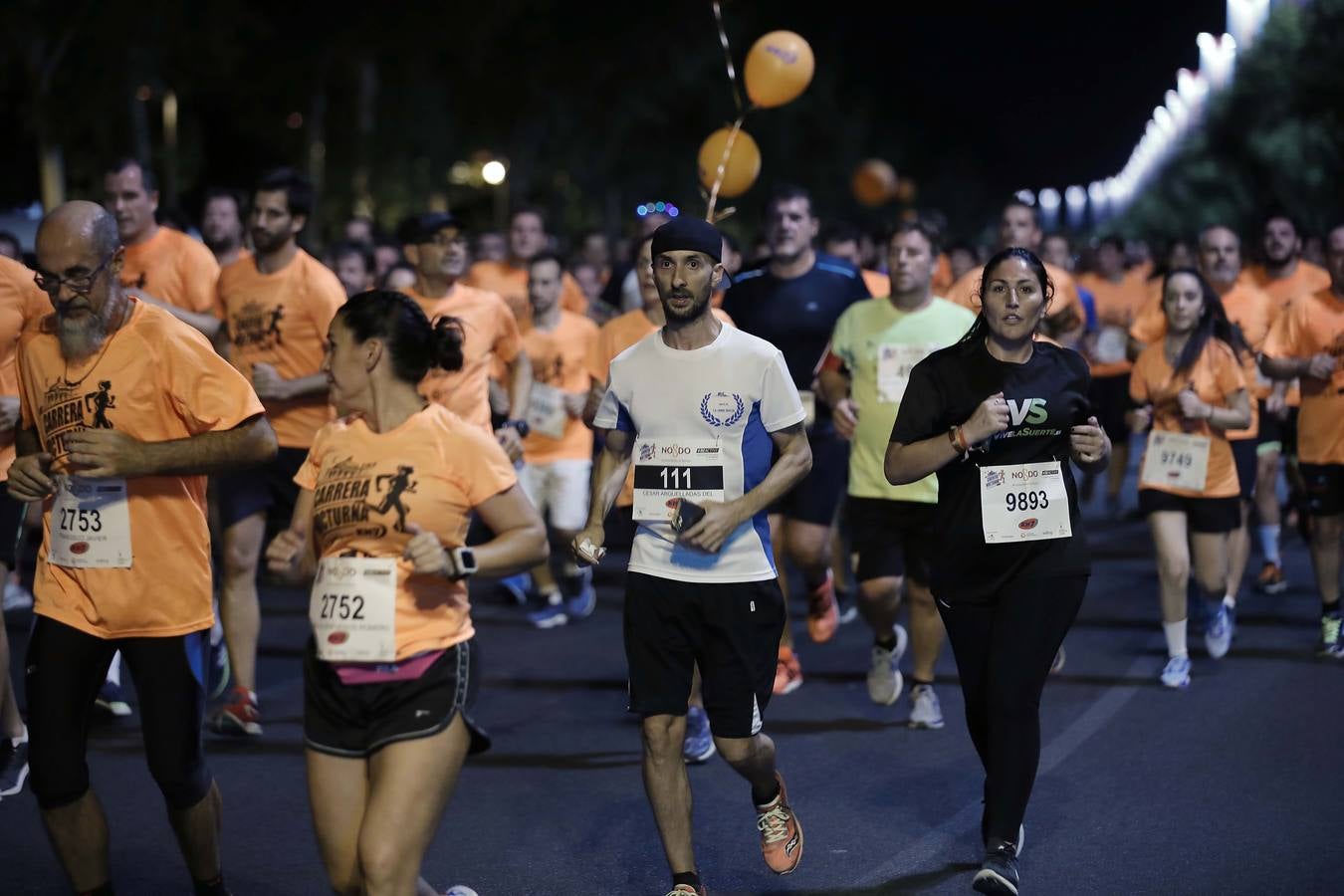 ¿Has corrido la Carrera Nocturna de Sevilla? Búscate en las fotos (V)