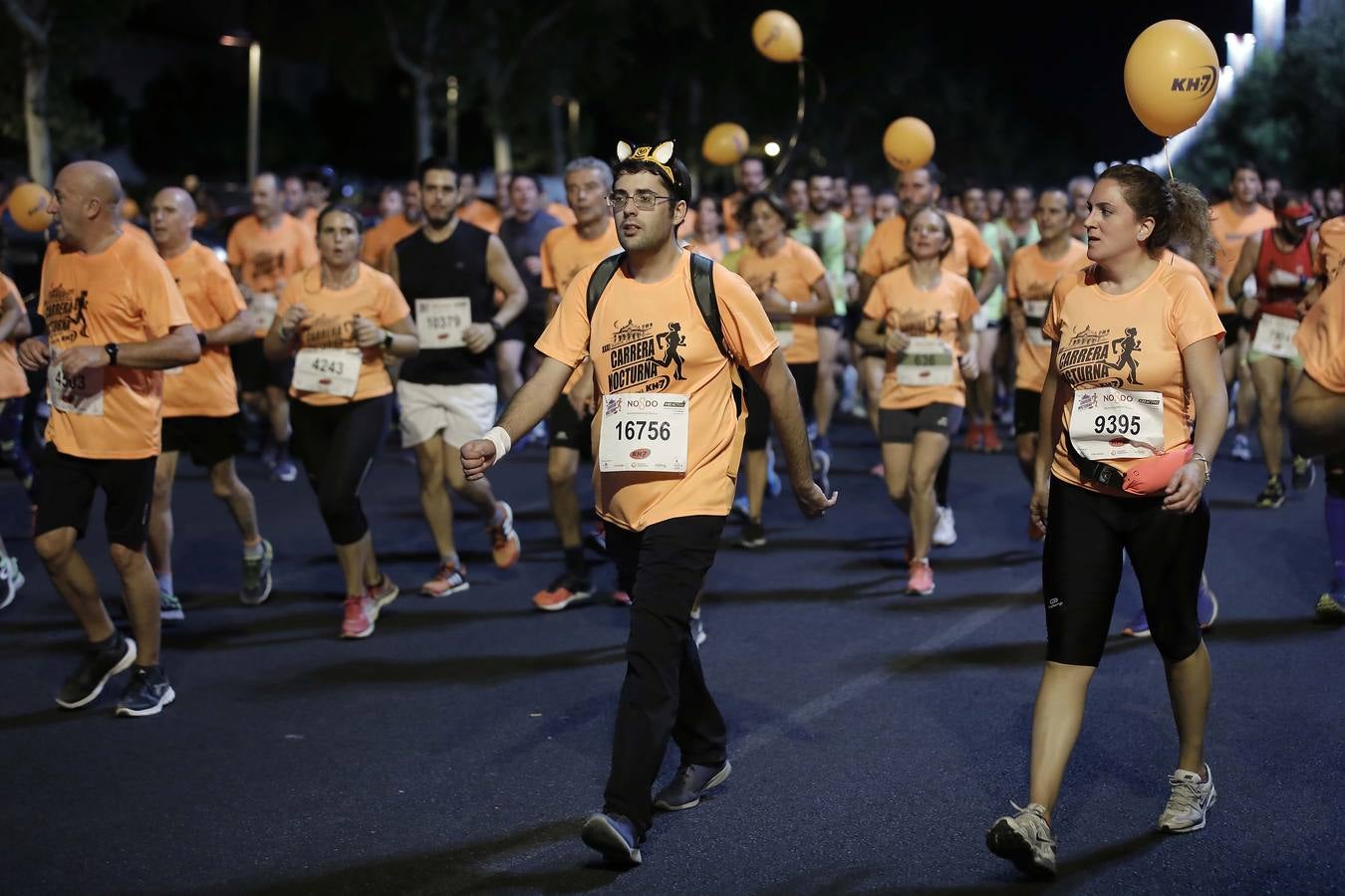 ¿Has corrido la Carrera Nocturna de Sevilla? Búscate en las fotos (V)