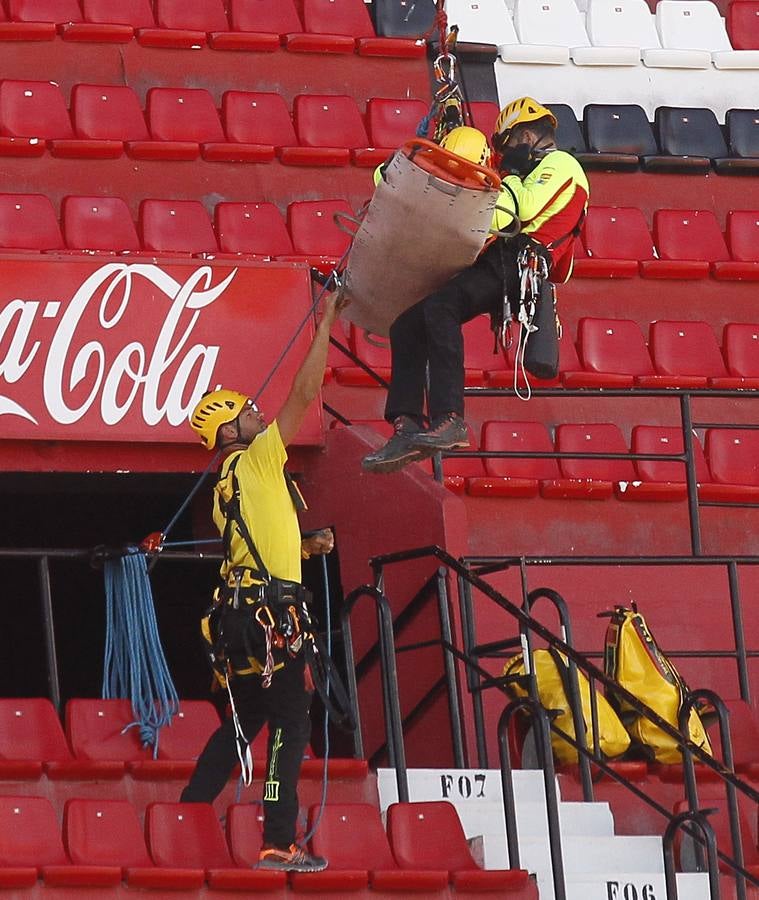 El Sánchez-Pizjuán, escenario de prueba de un rescate en el marco de la Rescue Great Day