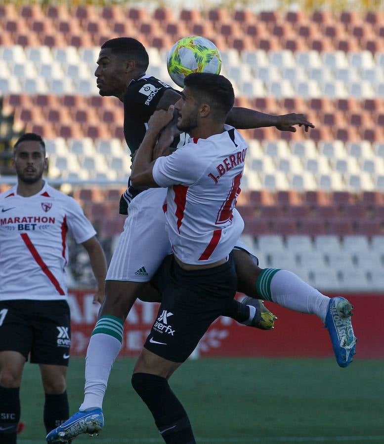 La afición blanquiverde y lo más destacado del Sevilla Atlético-Córdoba CF, en imágenes