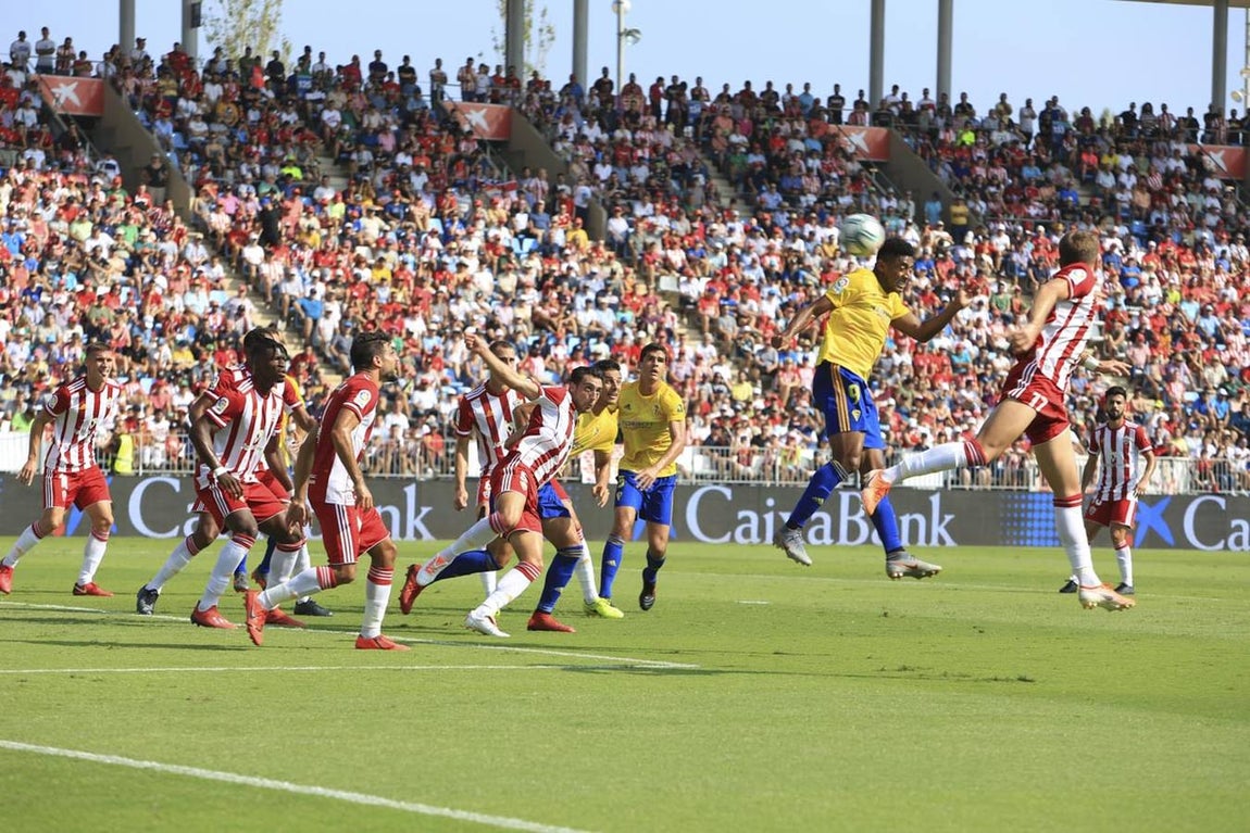 Las mejores imágenes del partido Almería-Cádiz (1-2)