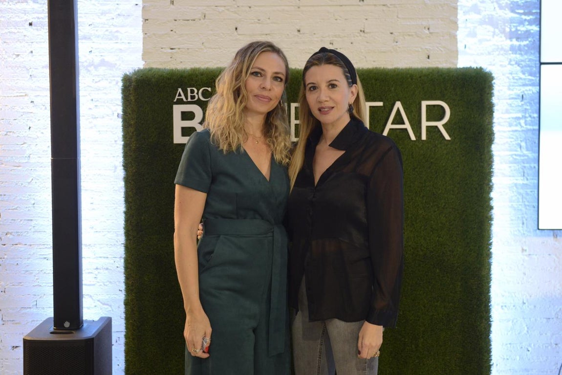 Laura Pintos, responsable de abc.es, con Isabel Zancajo, PR&amp; Social Media Manager de YSL Beauté.