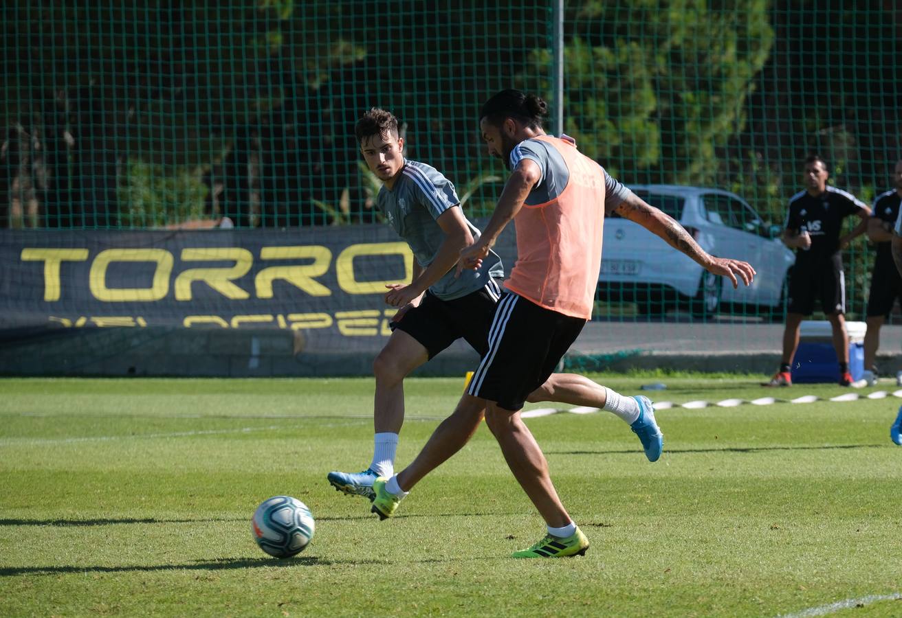 El entrenamiento de un Cádiz CF líder, en imágenes