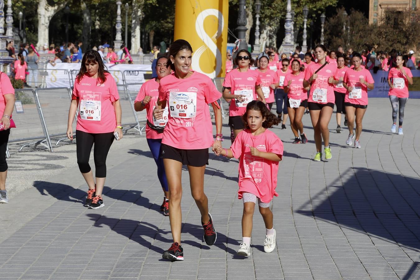 Si has participado en la Carrera de la Mujer de Sevilla, búscate (I)