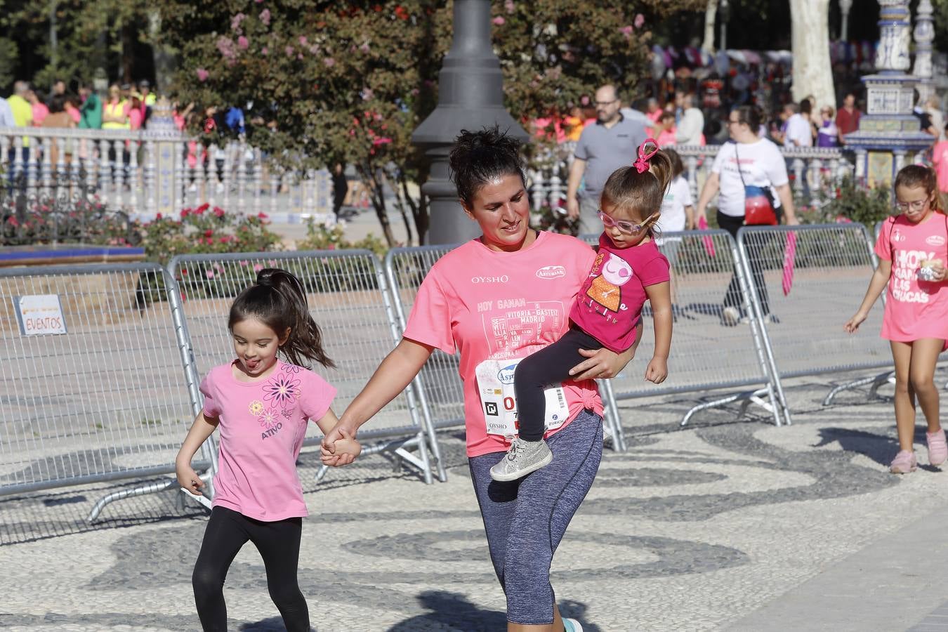 Si has participado en la Carrera de la Mujer de Sevilla, búscate (I)