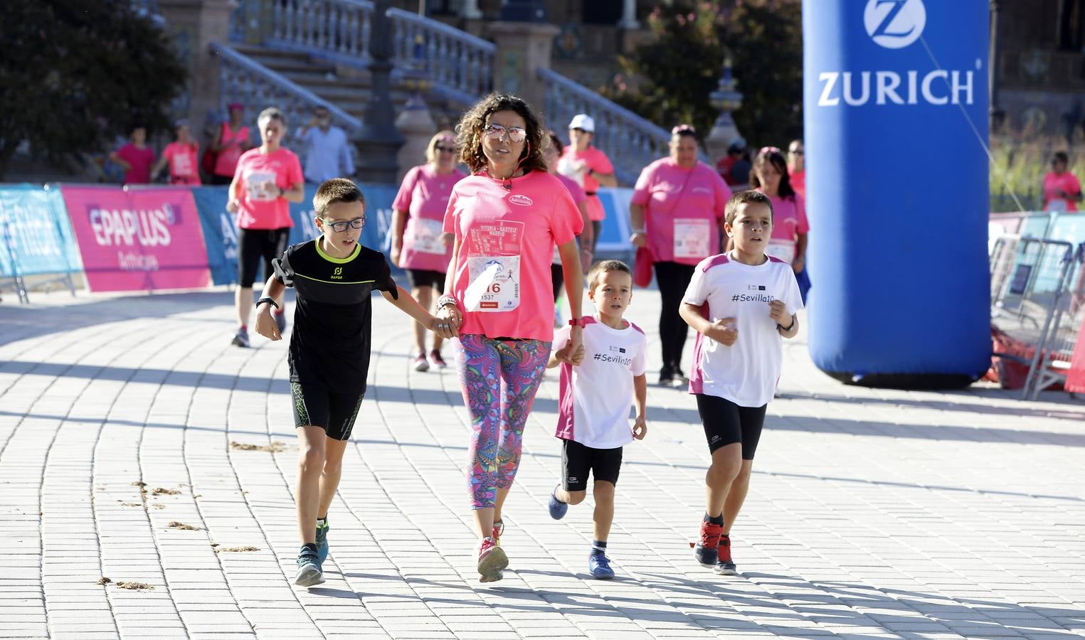 Si has participado en la Carrera de la Mujer, búscate (IV)