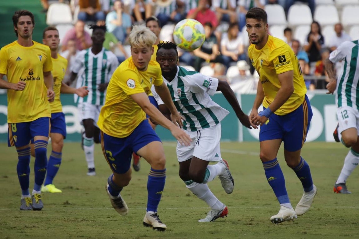El Córdoba CF-Cádiz CF, en imágenes