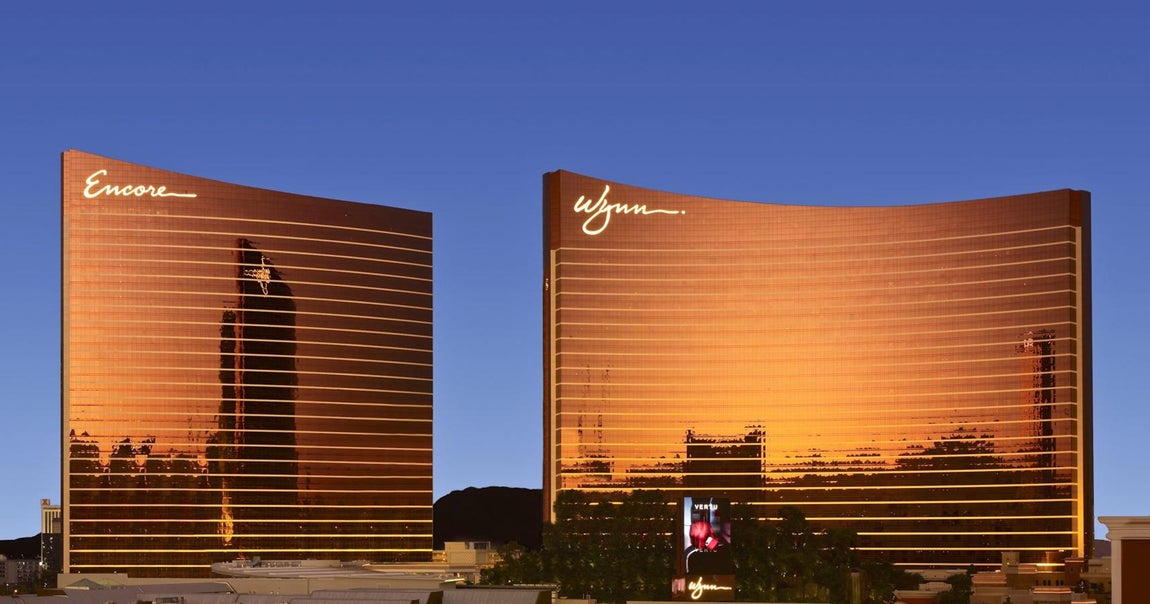 Wynn,Las Vegas. El hotel Wynn &amp; Encore Resort es uno de los complejos más lujosos de la ciudad. Tiene  2.716 habitaciones y construirlo costó 2,4 mil millones de euros