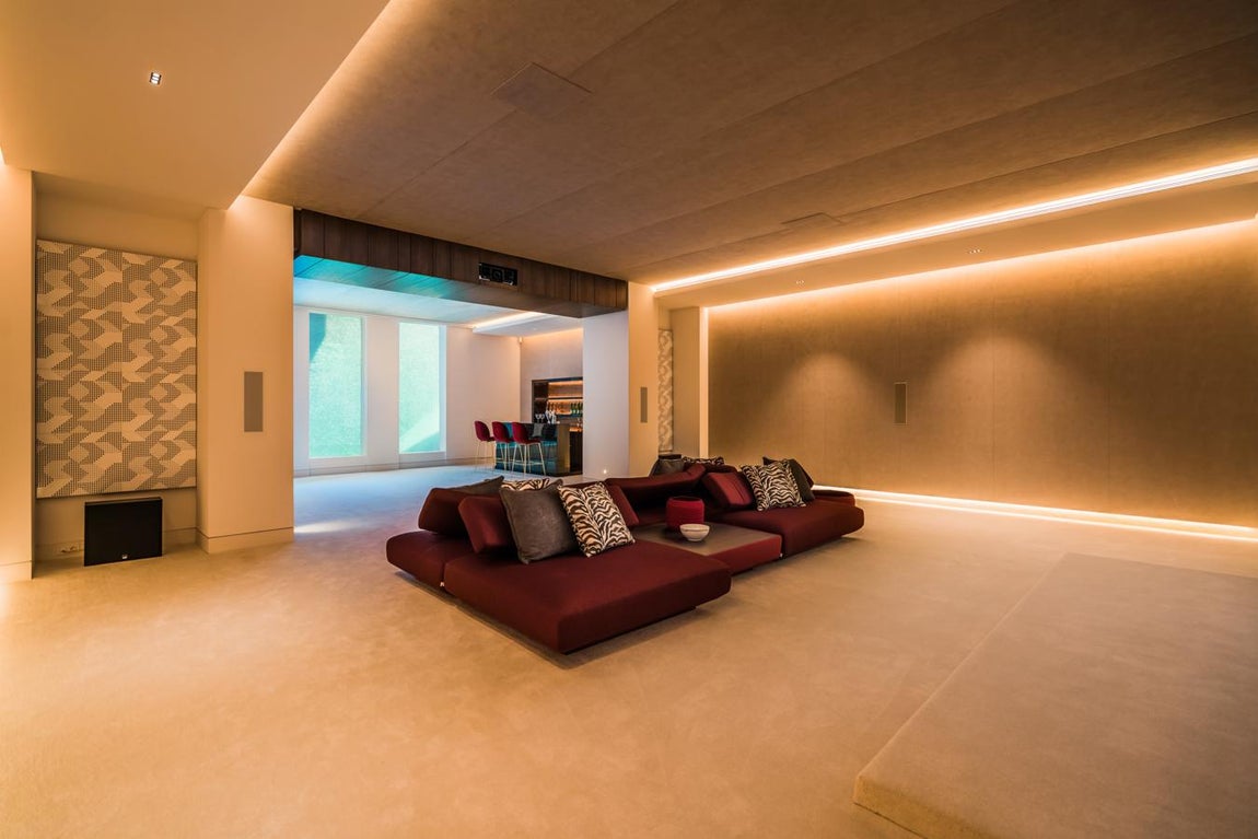 Villa Cullinam. La vivienda, de estilo contemporáneo, incorpora tecnología puntera pero está oculta mediante sofisticadas soluciones