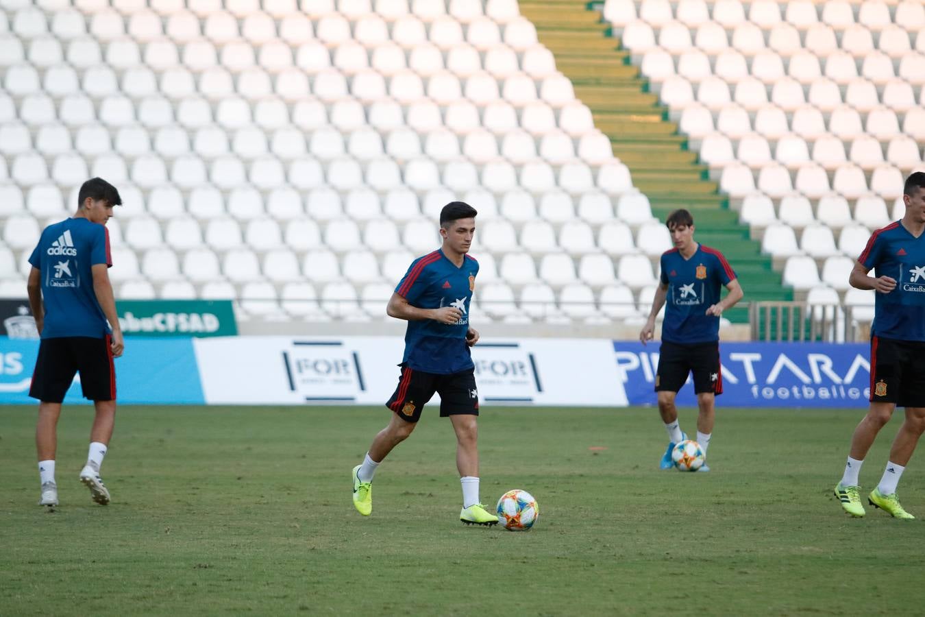 Lo mejor del entrenamiento de España sub 21 en Córdoba, en imágenes