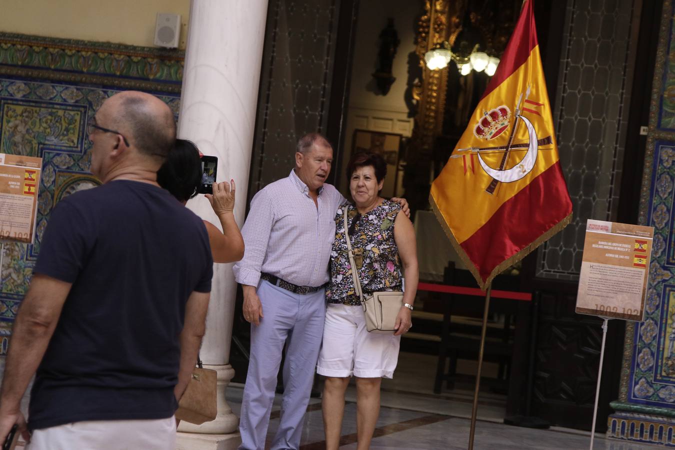 Exposición de banderas históricas en la Capitanía General