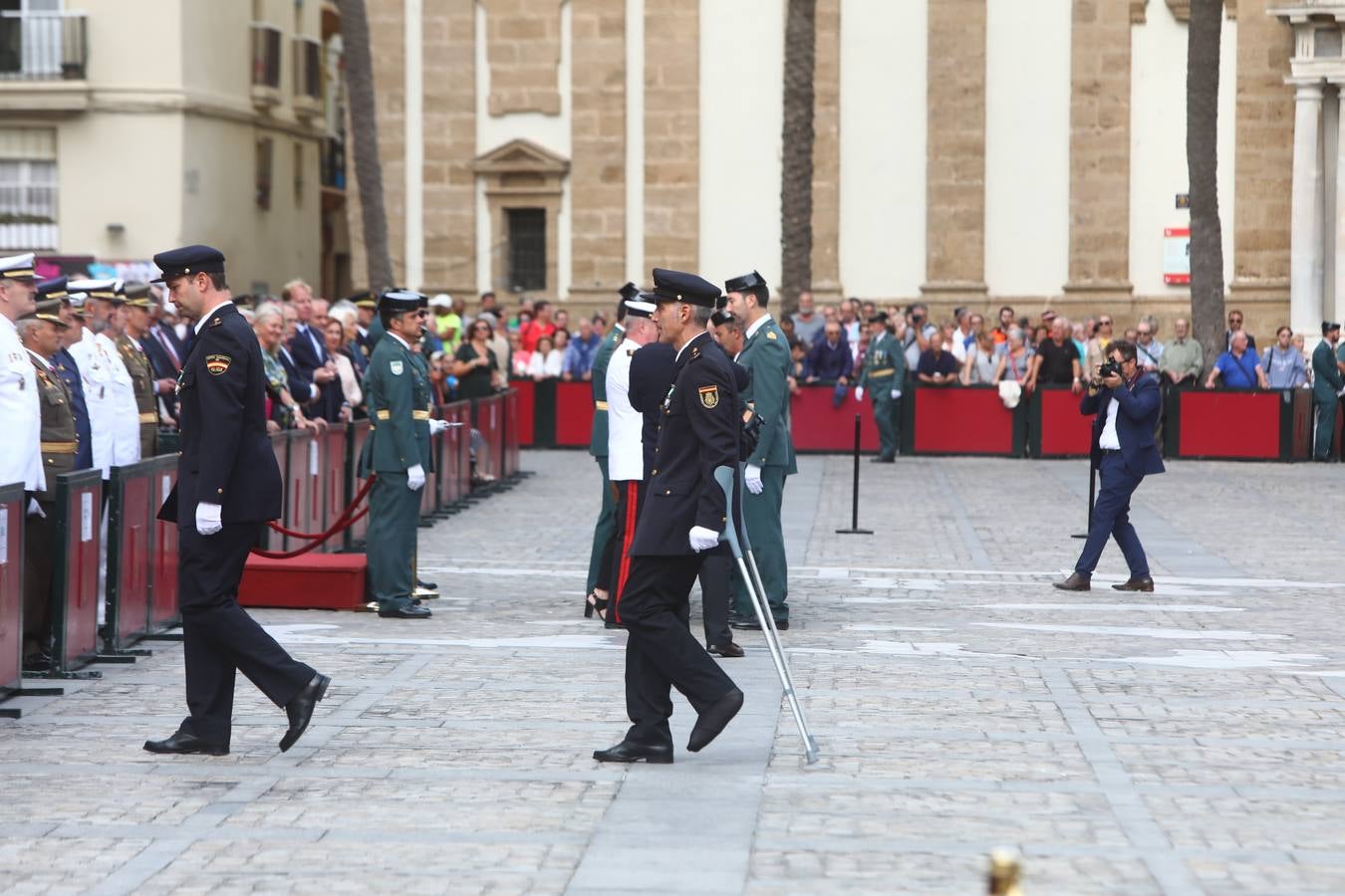 La Guardia Civil celebra el Día de la Virgen del Pilar en la Catedral de Cádiz