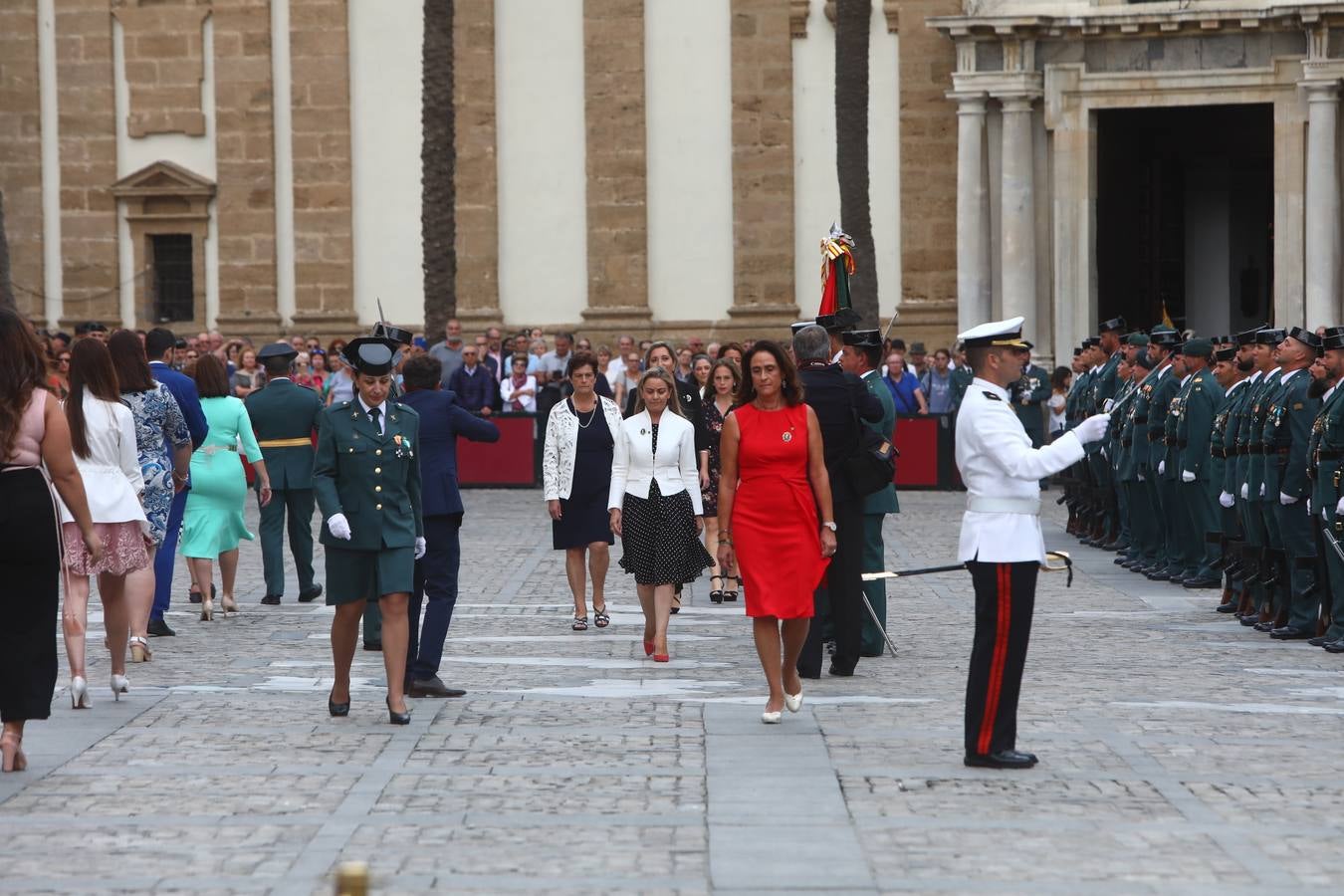 La Guardia Civil celebra el Día de la Virgen del Pilar en la Catedral de Cádiz