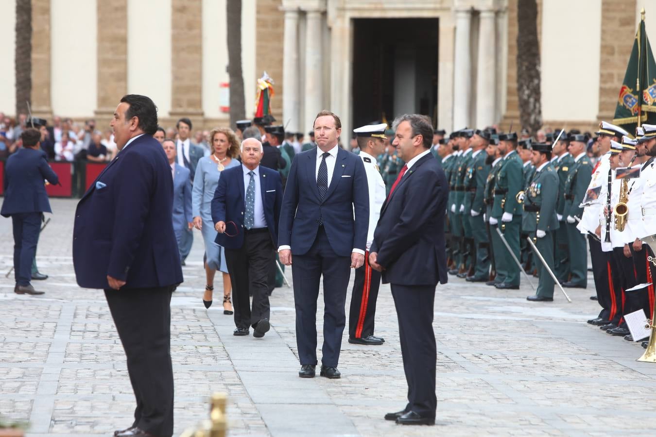 La Guardia Civil celebra el Día de la Virgen del Pilar en la Catedral de Cádiz