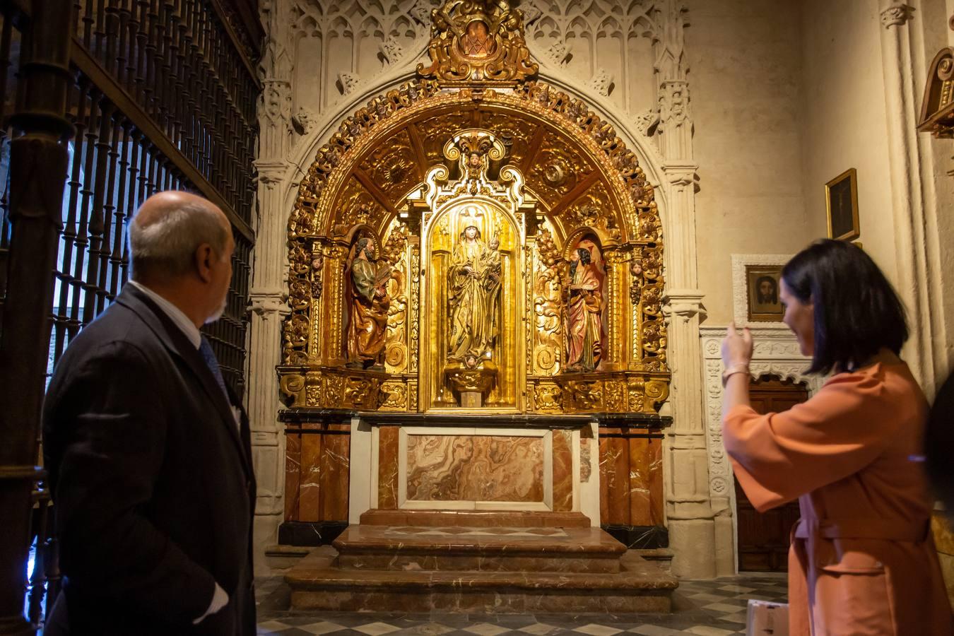 Fotogalería: la Giralda de Sevilla recupera su color original