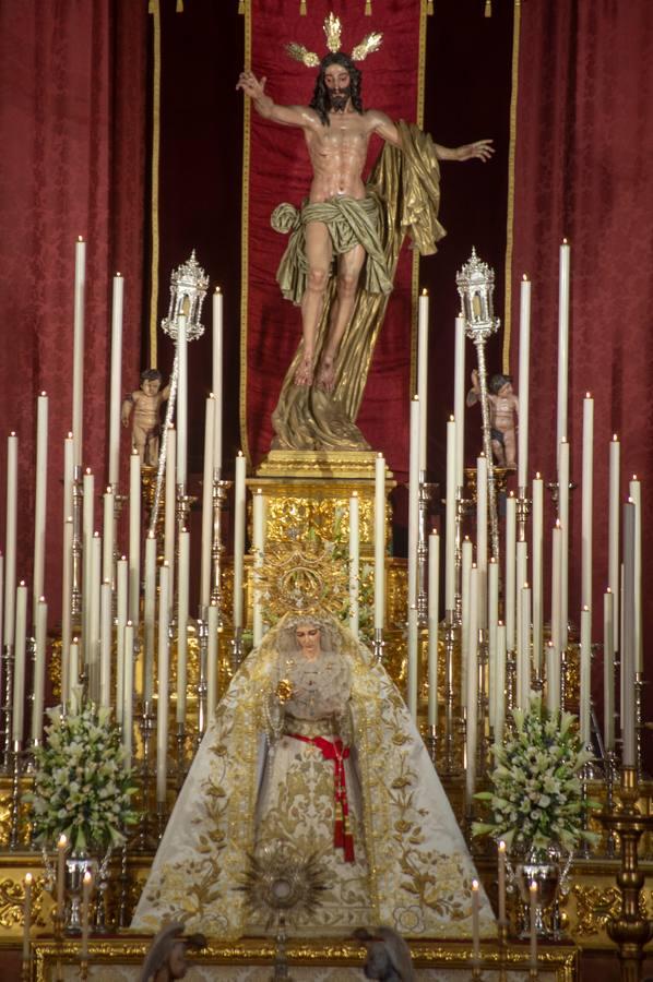 Altar del 50 aniversario de la Resurrección